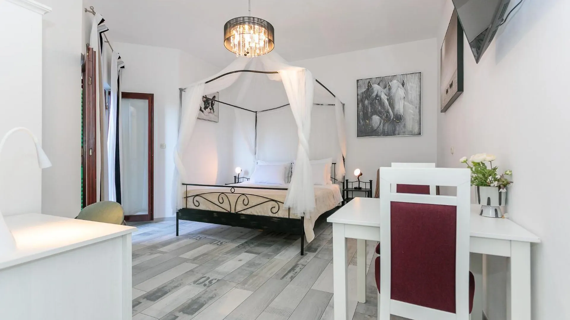 Apartments Delfin Krk Town